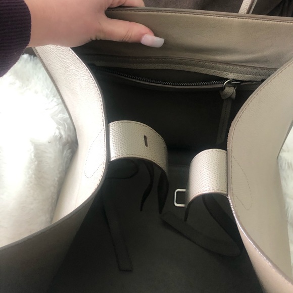 Celine Medium Phantom Tote - Picture 5 of 8